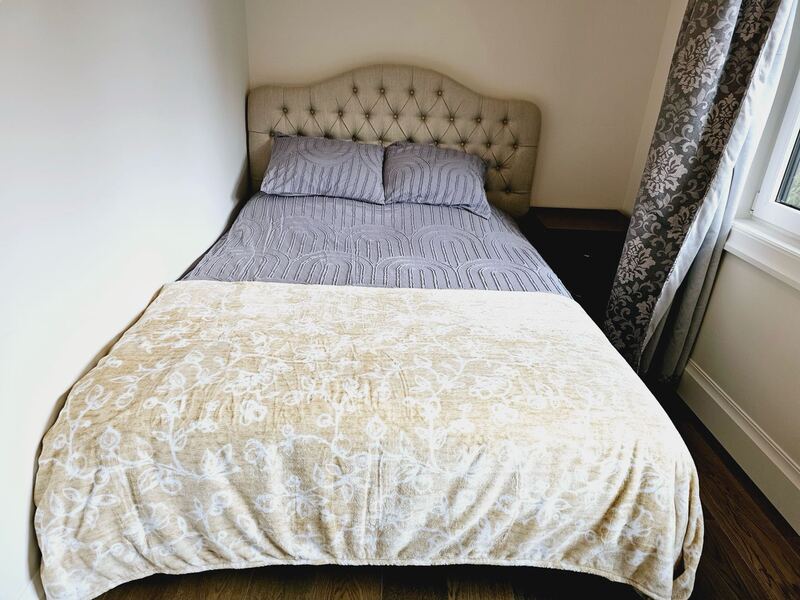 兰利独立车库上面两房出租