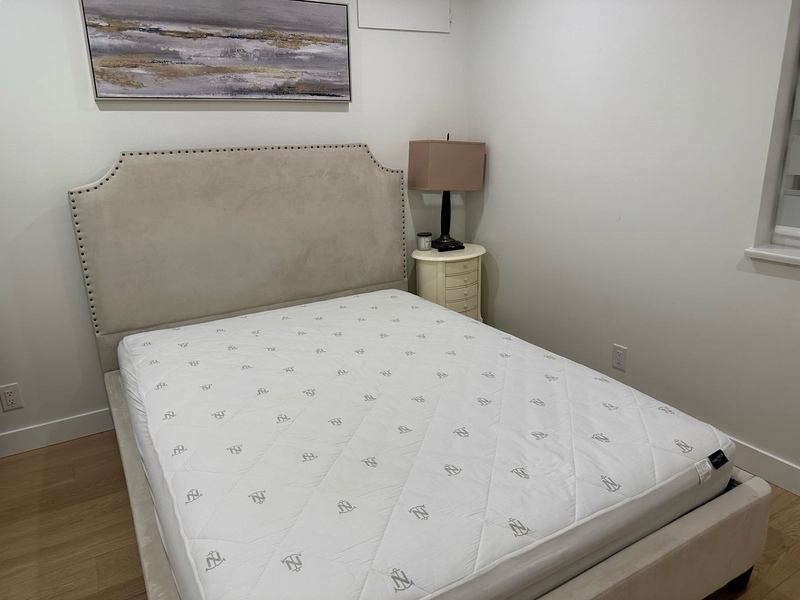 【温哥华出租】W 58th Ave 大卧室 + 独立卫生间 · $1400/月  全新装修 · 独立洗手间 