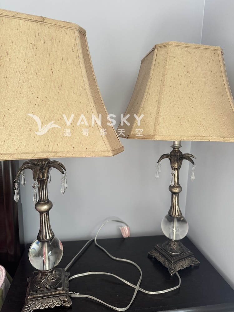 251129220240_一对台灯.jpg