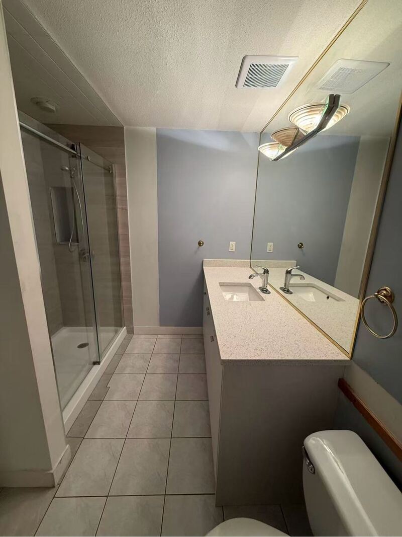 Brentwood 3室3卫 新装修