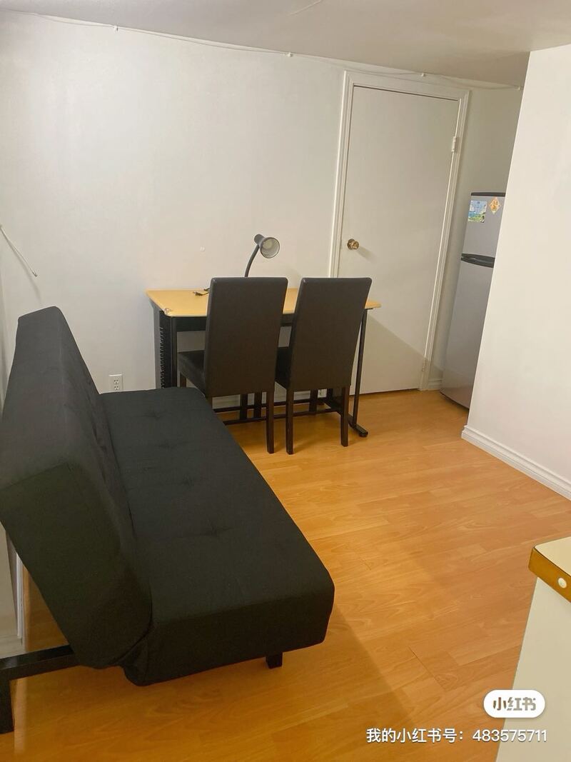 9成新黑色沙发床