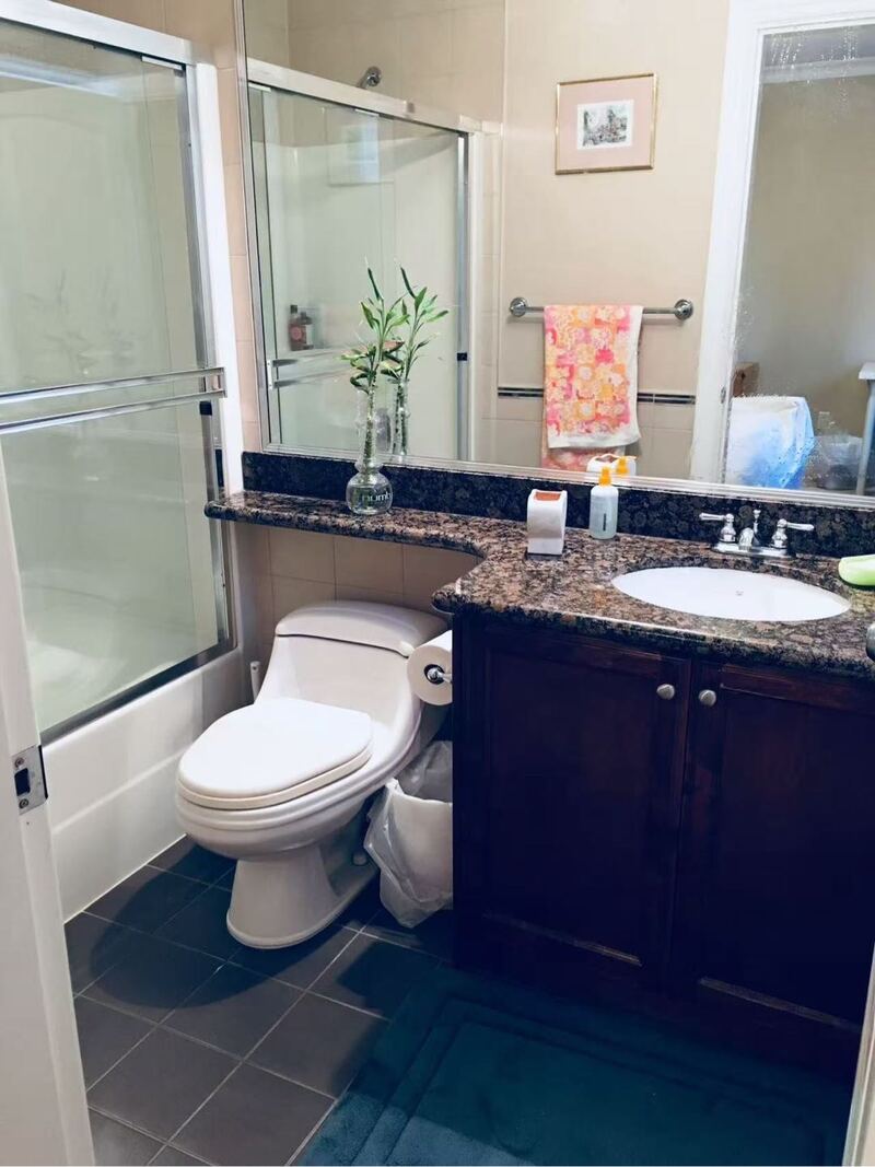 西列治文温馨独立套房