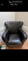 出成色非常好的黑色单人皮沙发