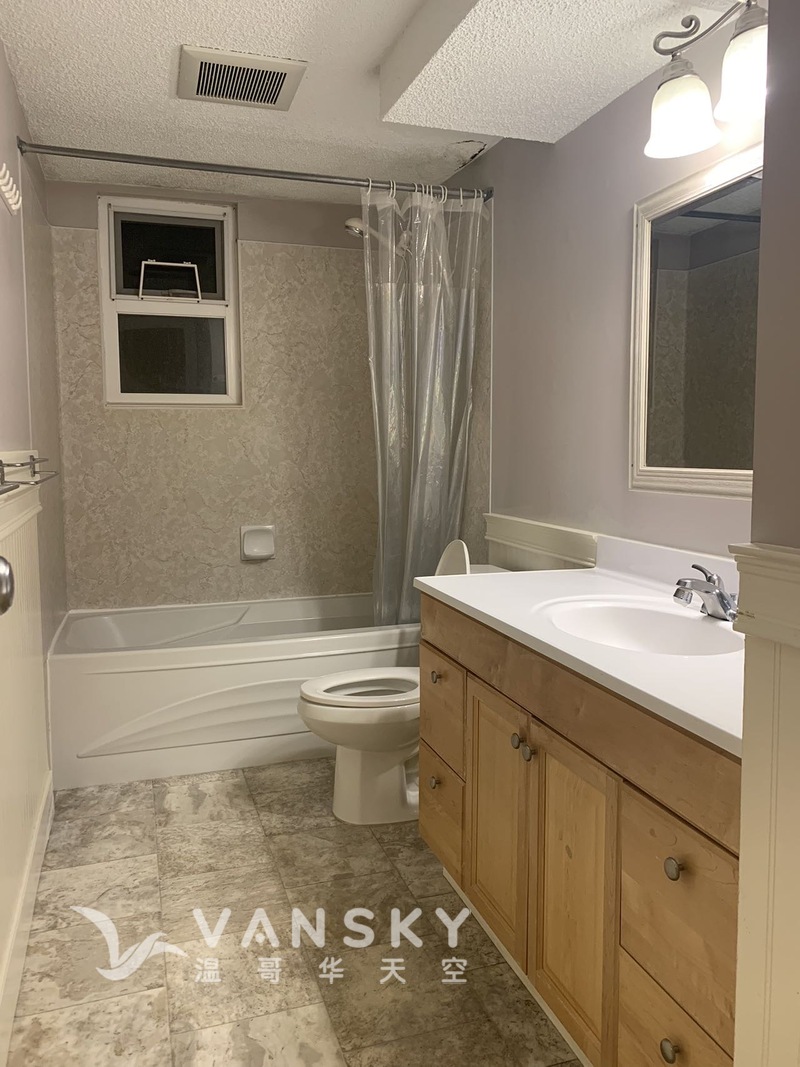 列治文一号路独立屋两房一厅整租3–5个月