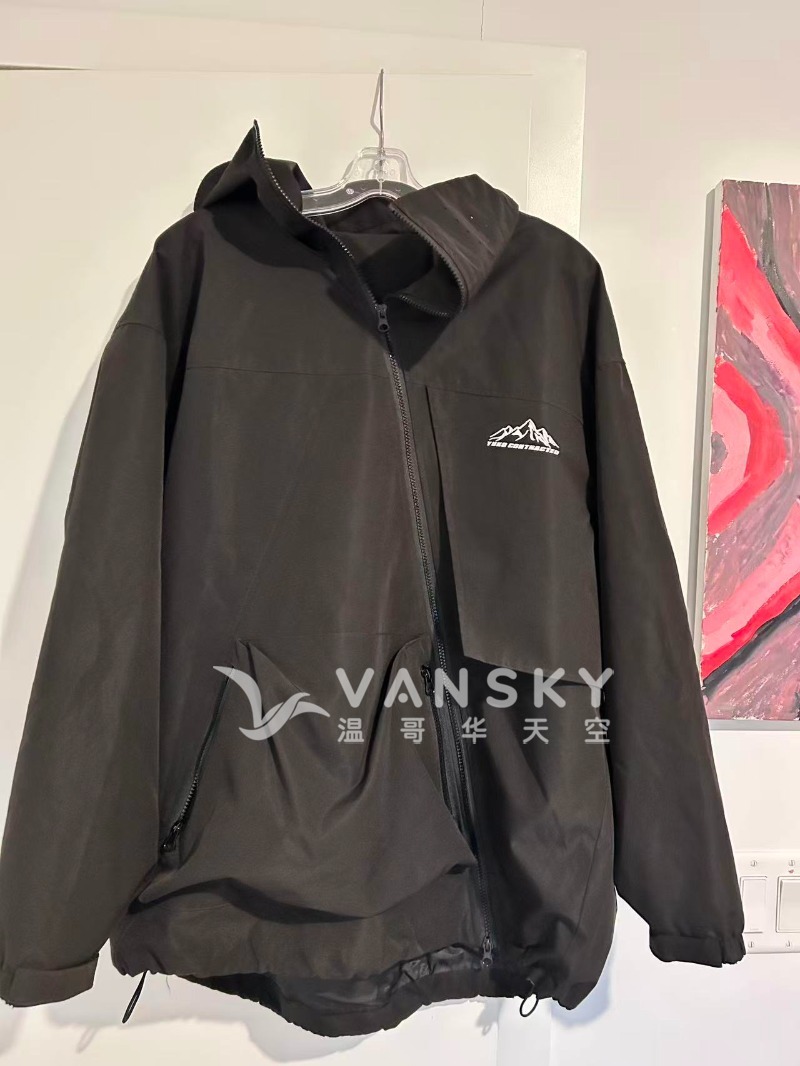 260311143924_黑色冲锋衣.jpg