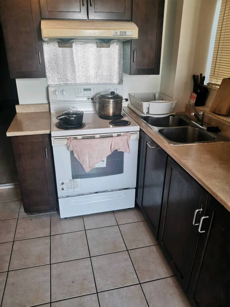 溫 东.Fleming41街内街楼下 