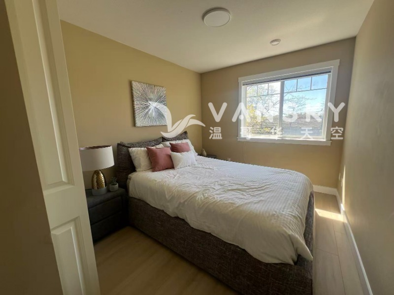 260603105554_bedroom-2.jpg