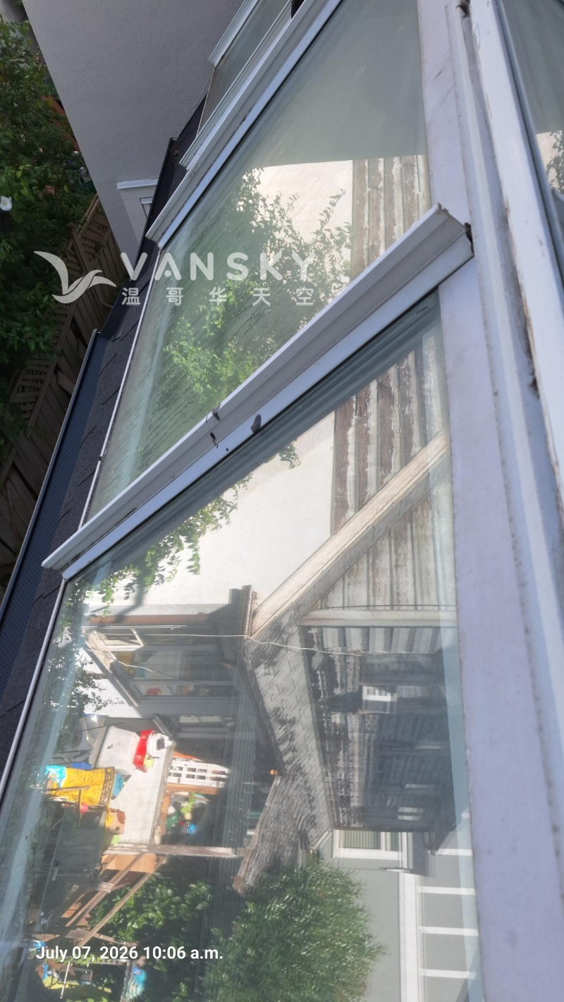 260710112613_roofWindow2.jpg