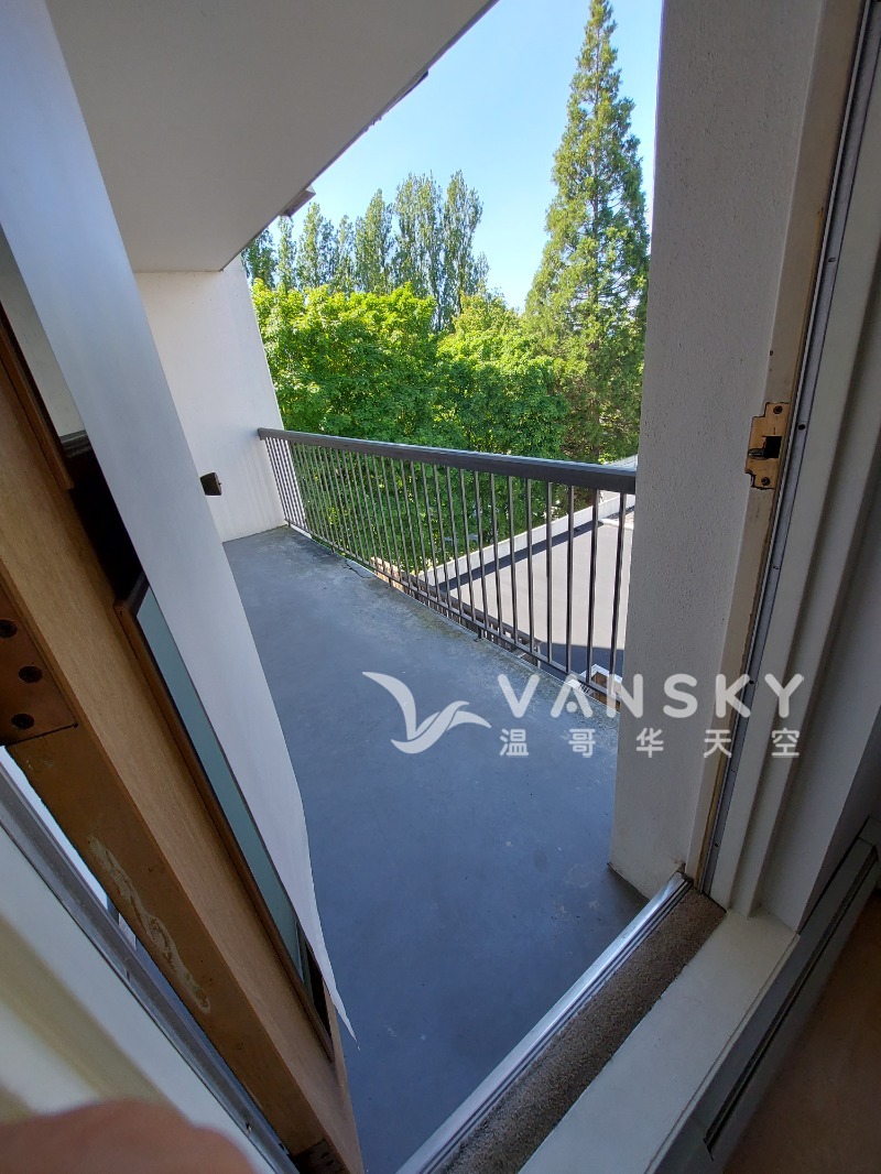 260712223222_Balcony.jpg