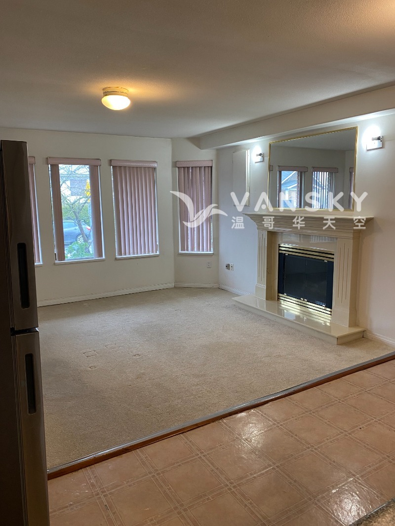 250324161031_livingroom.jpg