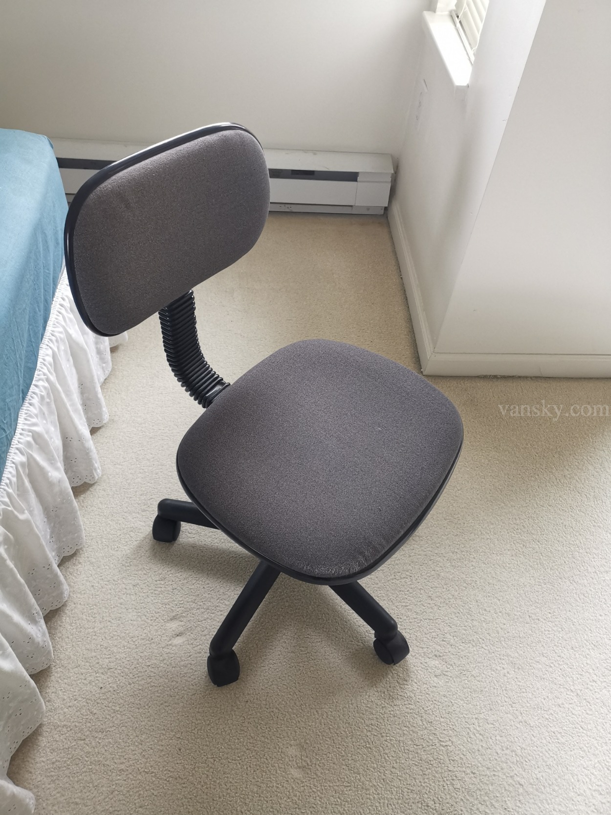 210402115032_chair.jpg