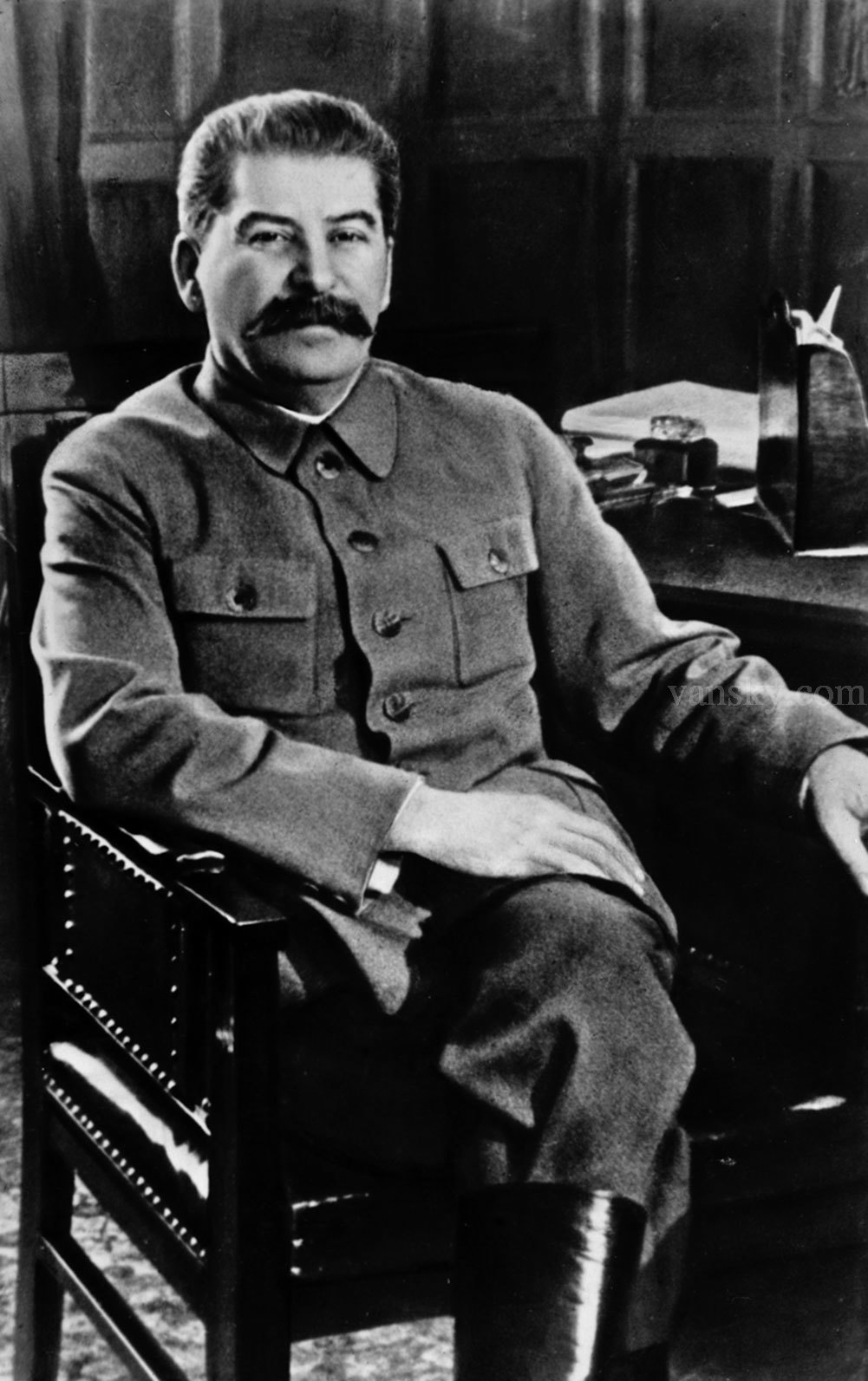 220403221838_Joseph-Stalin-1950.jpg