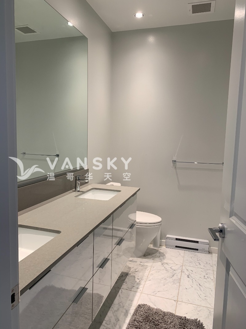 Metrotown 两室37层高层公寓顶层Penthouse出租1500尺