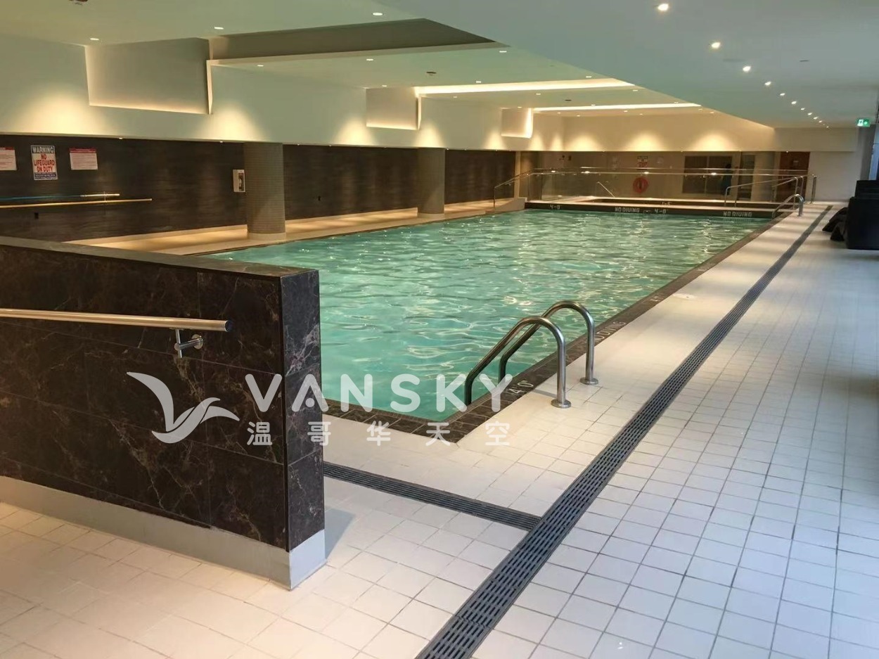 220731100136_pool.jpg