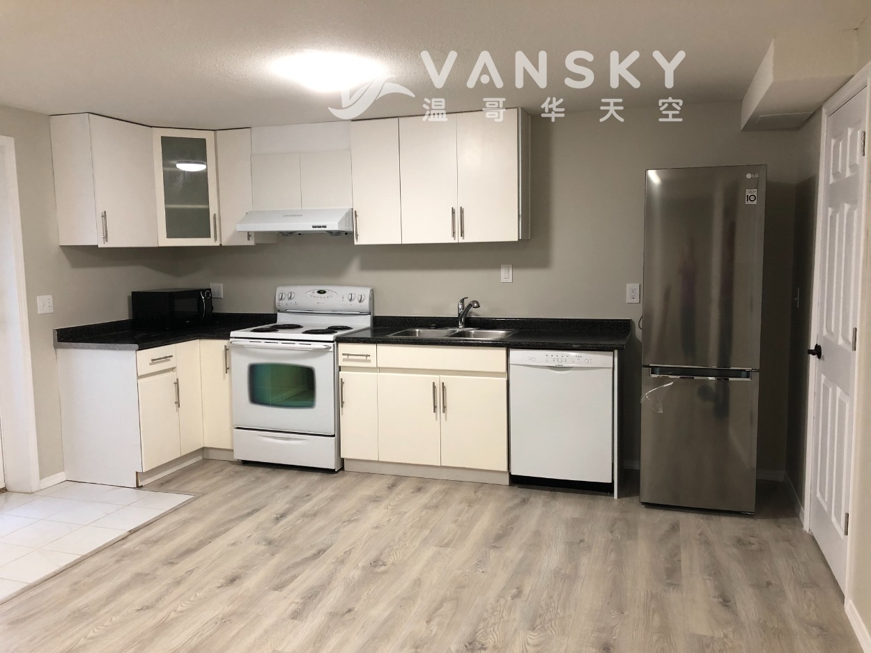220813114438_kitchen.jpg