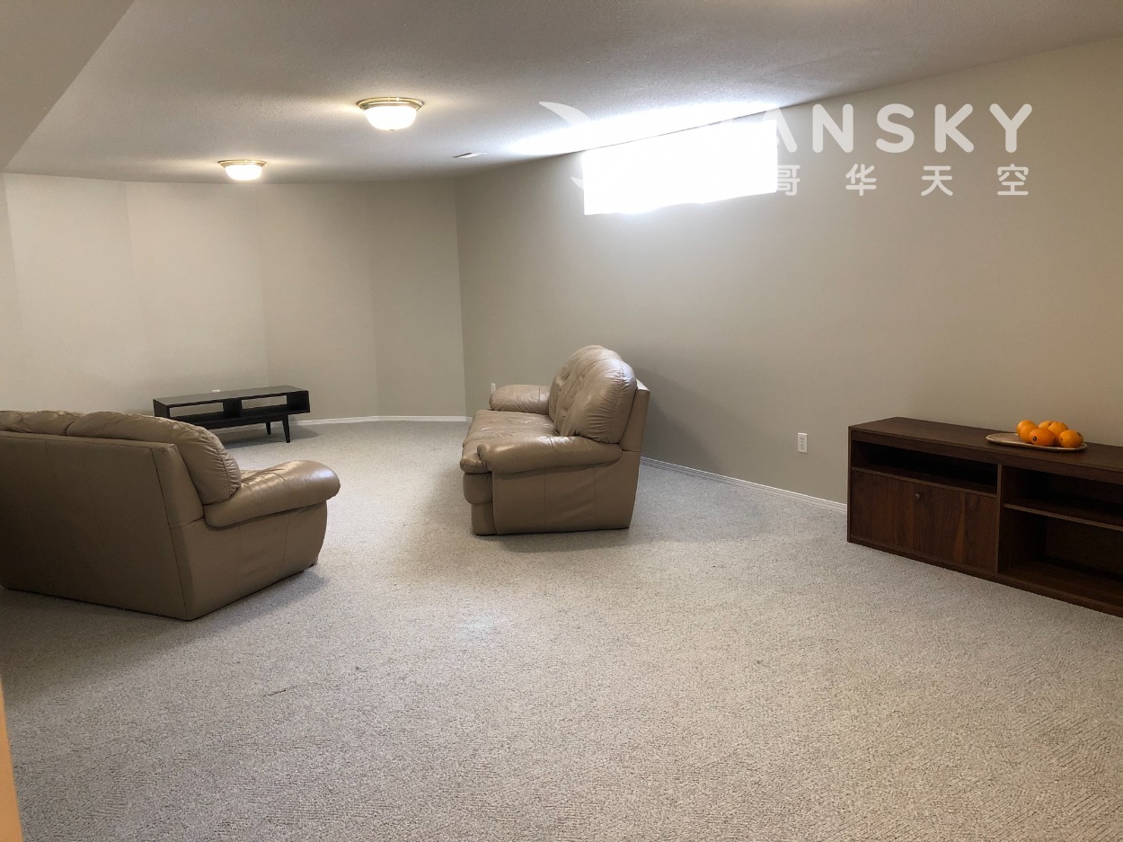 220813114515_livingroom.jpg