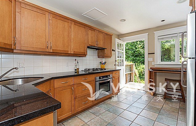 221201171748_kitchen45.jpg