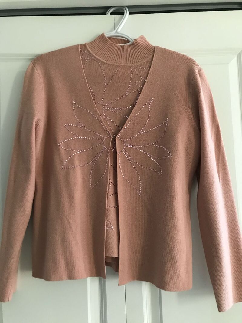 粉色针织女衫两件套 9成新 M码 15刀