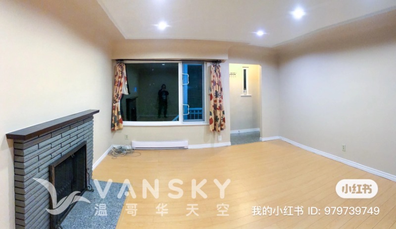 230102130231_familyroom.JPG