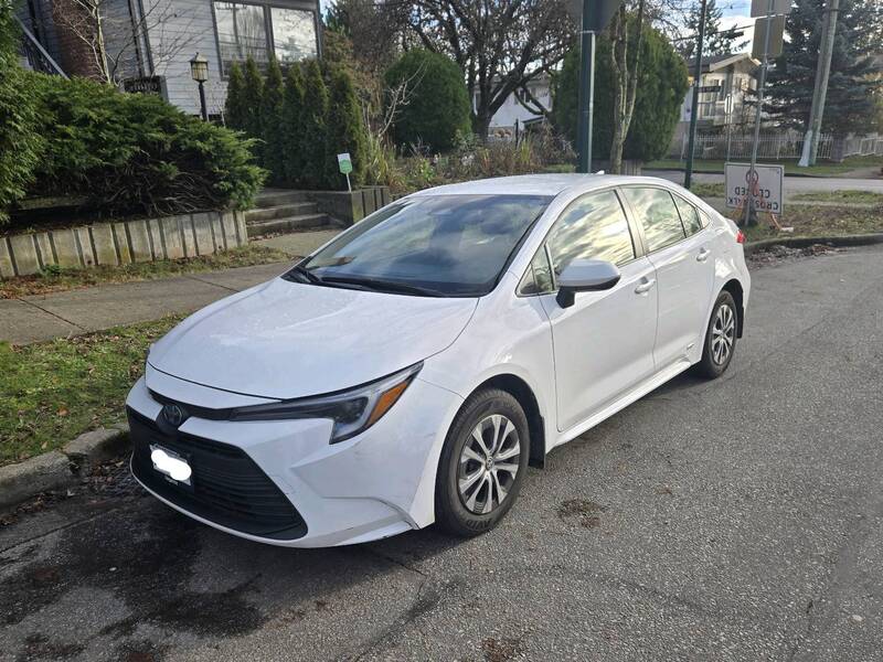【个人转让】2024 Toyota Corolla Hybrid AWD 混动四驱 | 仅2.4万公里 | 带前后行车记录仪+磨损险 | 