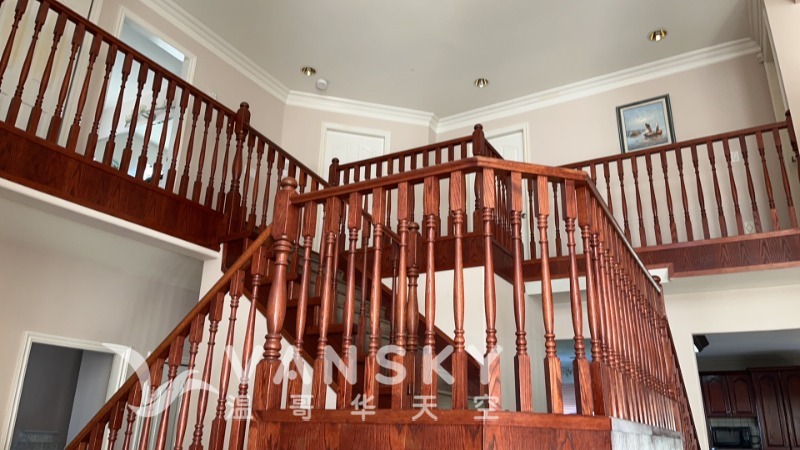 高贵林中心House二楼主卧好房出租