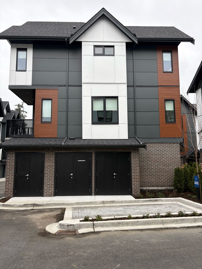 全新联排别墅出租|靠近 Ta’talu 小学|角房户型|双车库+EV充电