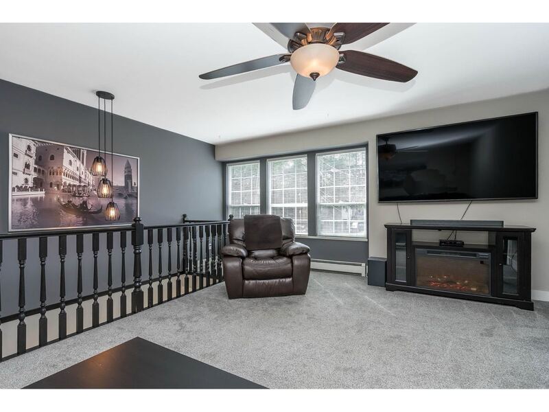 兰里二层出租，3卧2卫整厨，独立出入口