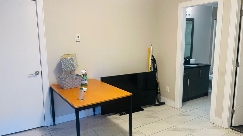 本拿比Metrotown一室一厅全包