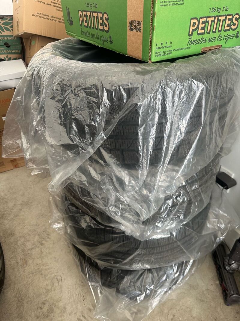 PIRELLI雪胎240 4只 255/40R19 SOTTOZERO SER2 100V XL