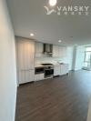 High-Floor 1 bed with views in Brentwood