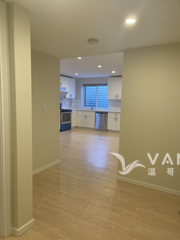 南素里 South Surrey 一房一厅