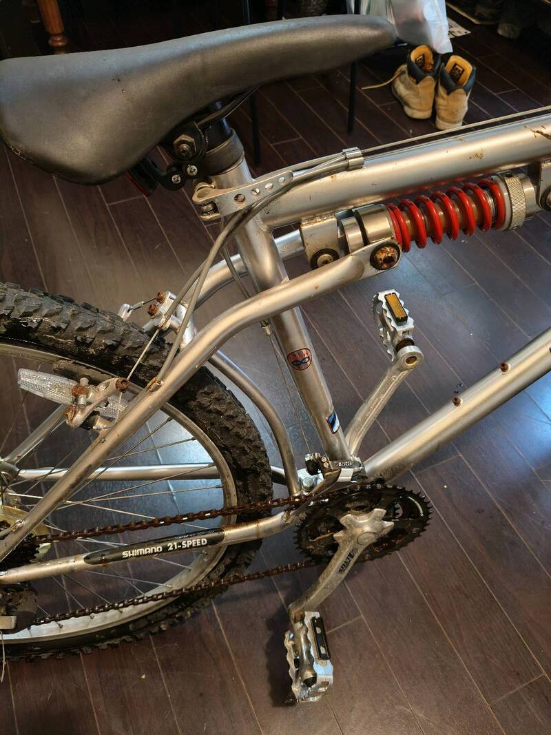 出售自行车，8成新，很好骑……