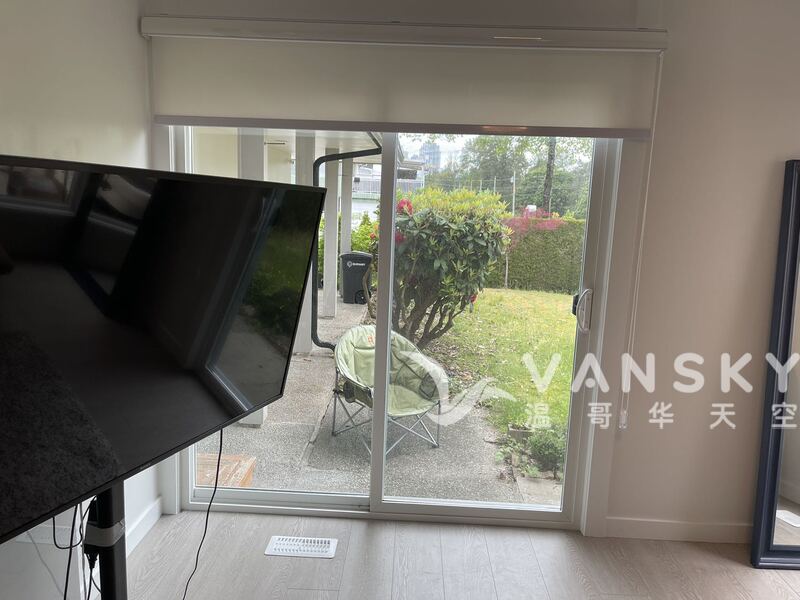 1300出租新装修的二楼带阳光房单间