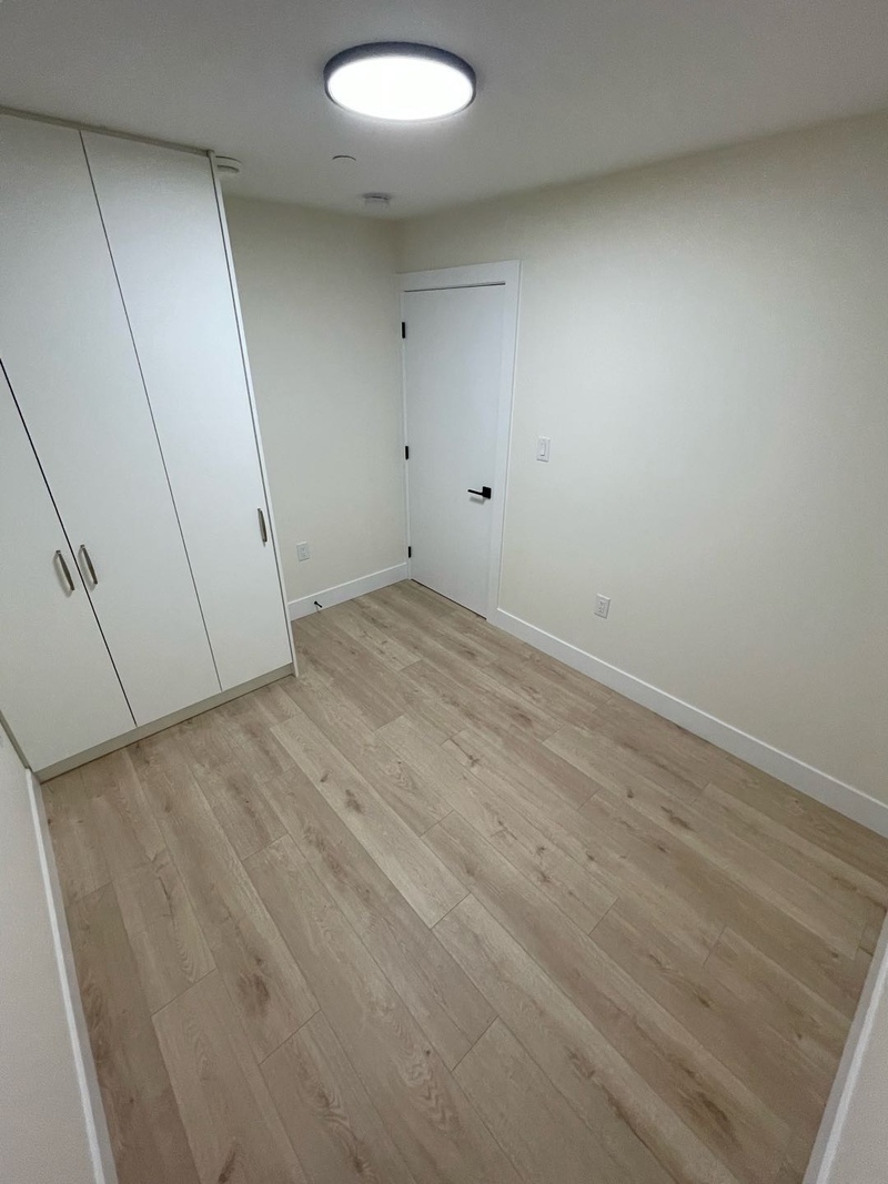 全新屋半地下兩房一廳