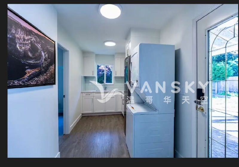 260509103446_entry-living-room.jpg