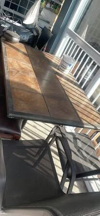 户外大桌子加3把椅子