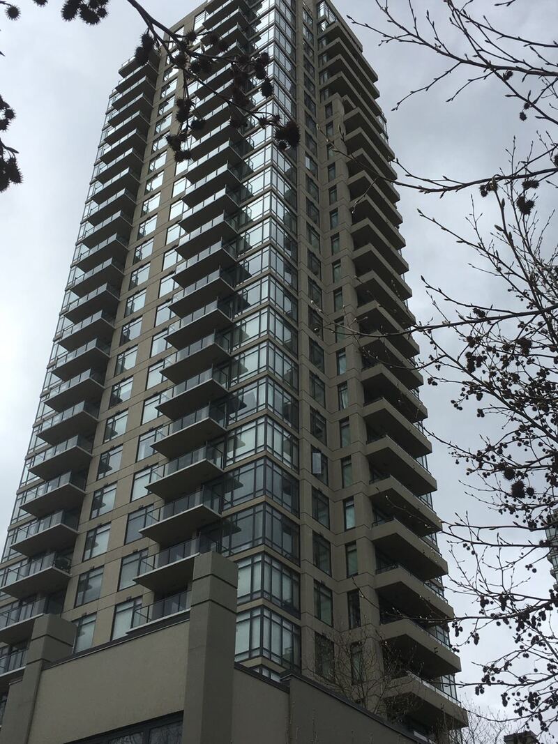 北Burnaby高级公寓两室一厅两卫单间出租