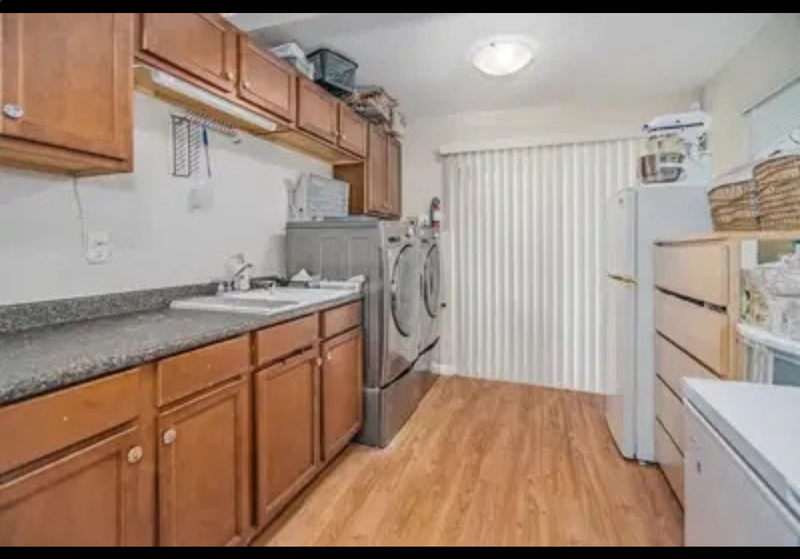 列治文（Richmond）三卧一卫独立屋首层出租