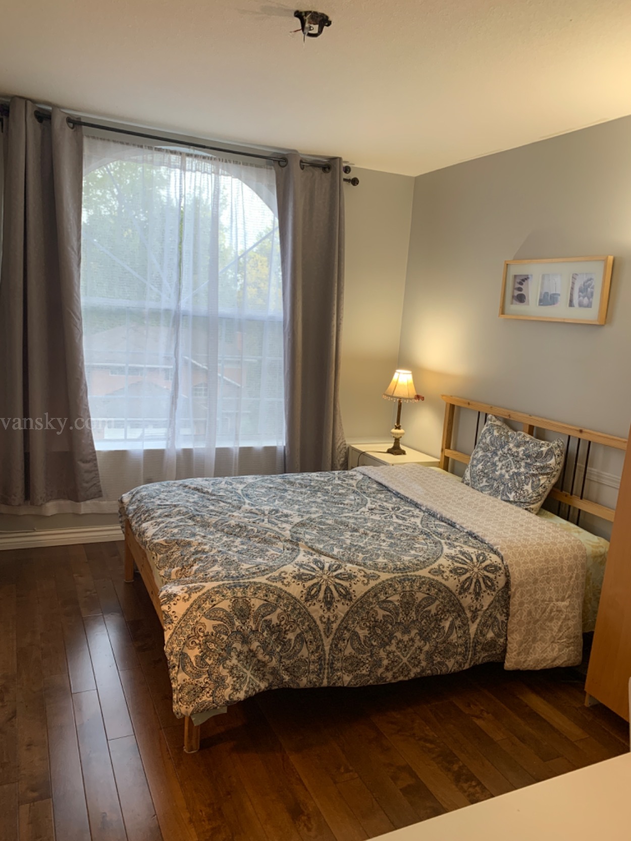 高贵林中心拎包入住全包house高楼风景独立标准卫出租学生或大学刚毕业不久的单人