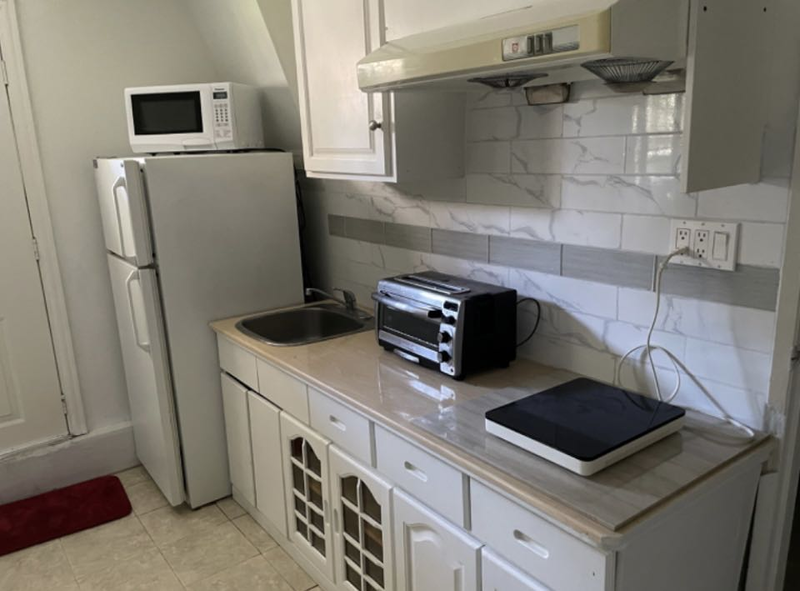 列治文带空调独立出入一厅一房