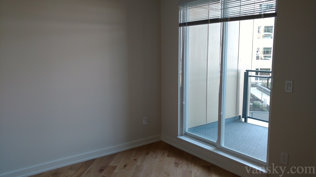 210402161747_bedroom.jpg