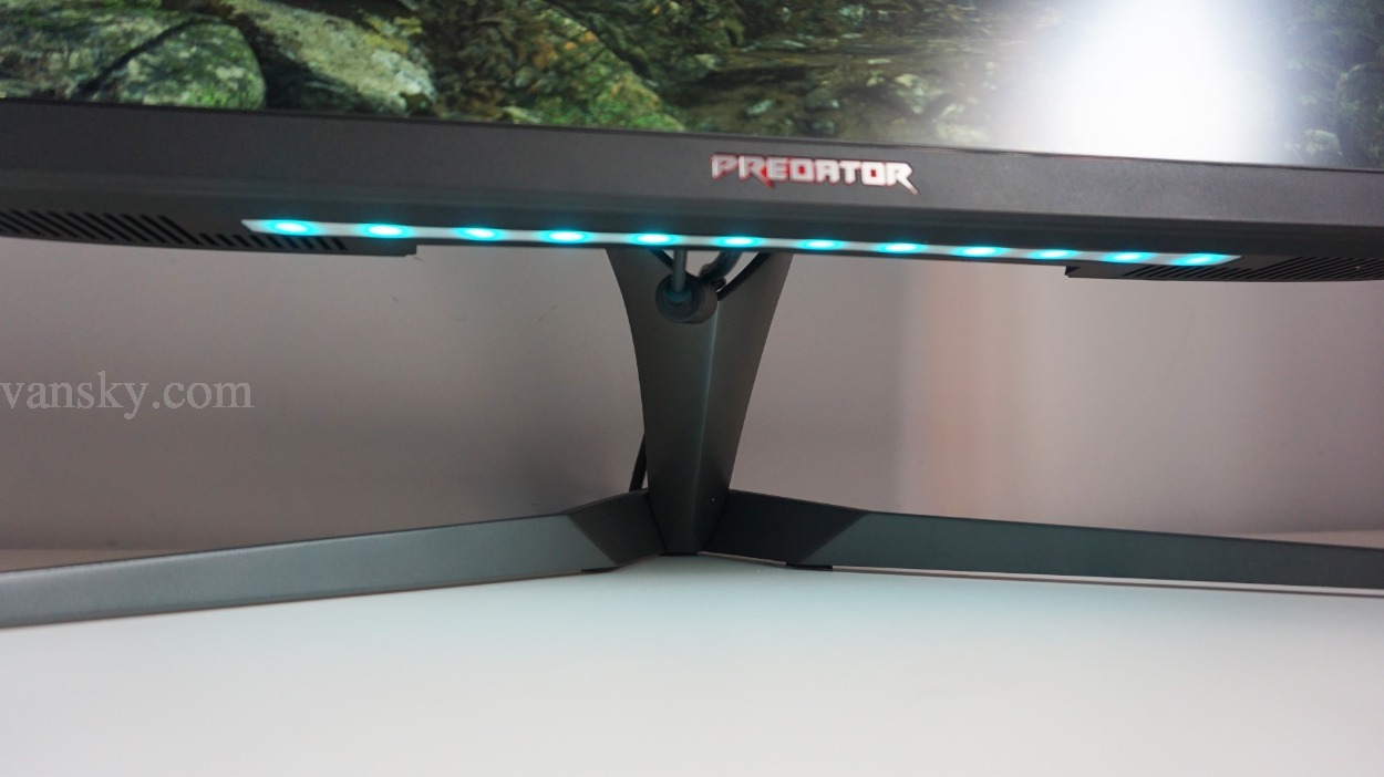 220601020717_Acer-Predator-X27-LEDs.jpg