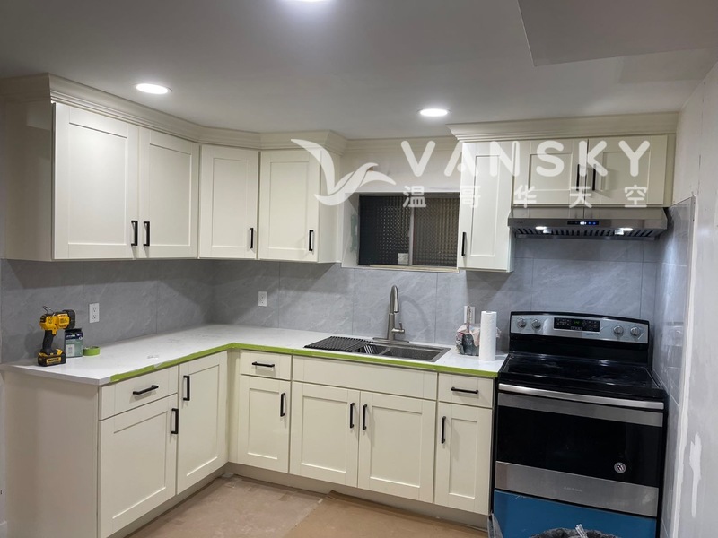 全新装修温东Victoria 23街一房一厨厅出租