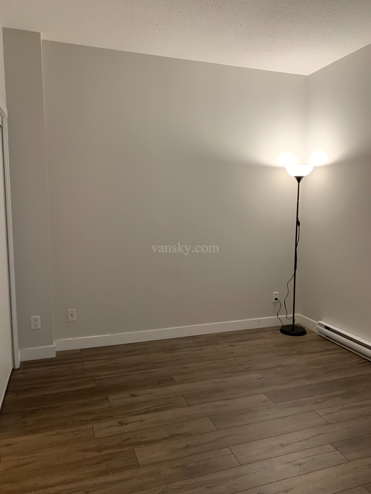 210218203811_Bedroom.jpg