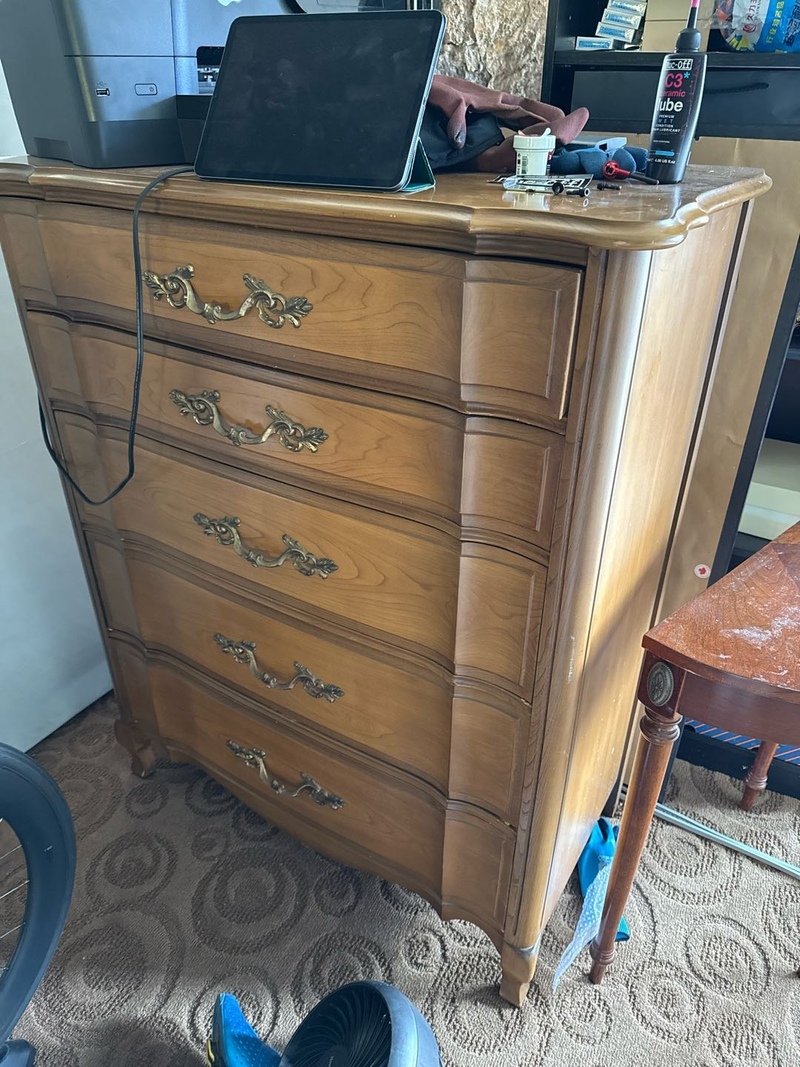 卖单人床，双人床，卧室五斗柜 沙发