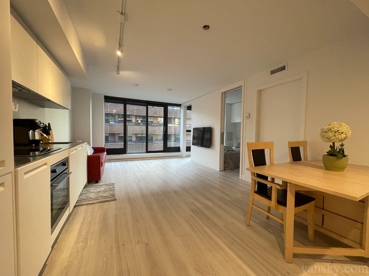 温哥华市中心高层1房1厅1Den出租2026月1日起