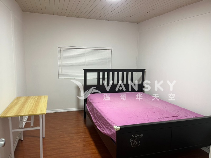 260519191005_bedroom2.jpg