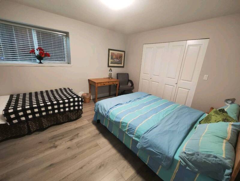 二室户的主卧出租，近SFU, 5分钟步行到skytrain