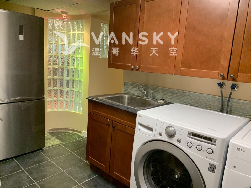 南素里Semiahmoo高中步行5分钟 一室一厅分租，独立(进出，卫浴，厨房，Laundry）