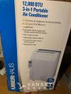 九成新移动空调Uberhaus 12,000 BTU 3 in 1 portable air conditioner， 办公桌